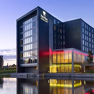Отель Park Plaza Amsterdam Airport